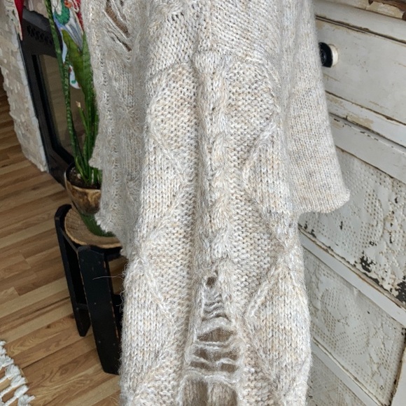 Forever 21 cowl neck raw hem distressed sweater - Picture 11 of 14